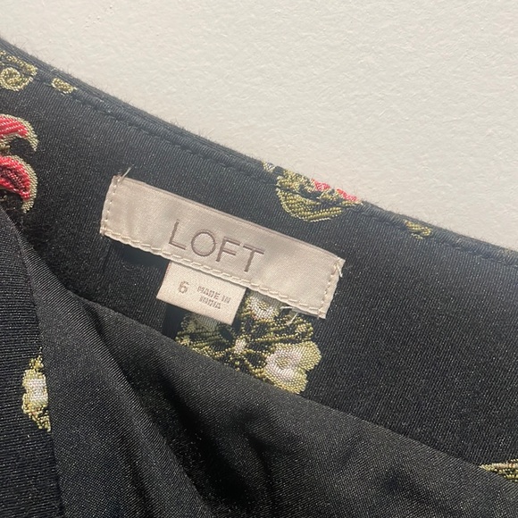 Loft Skirt - Picture 2 of 2